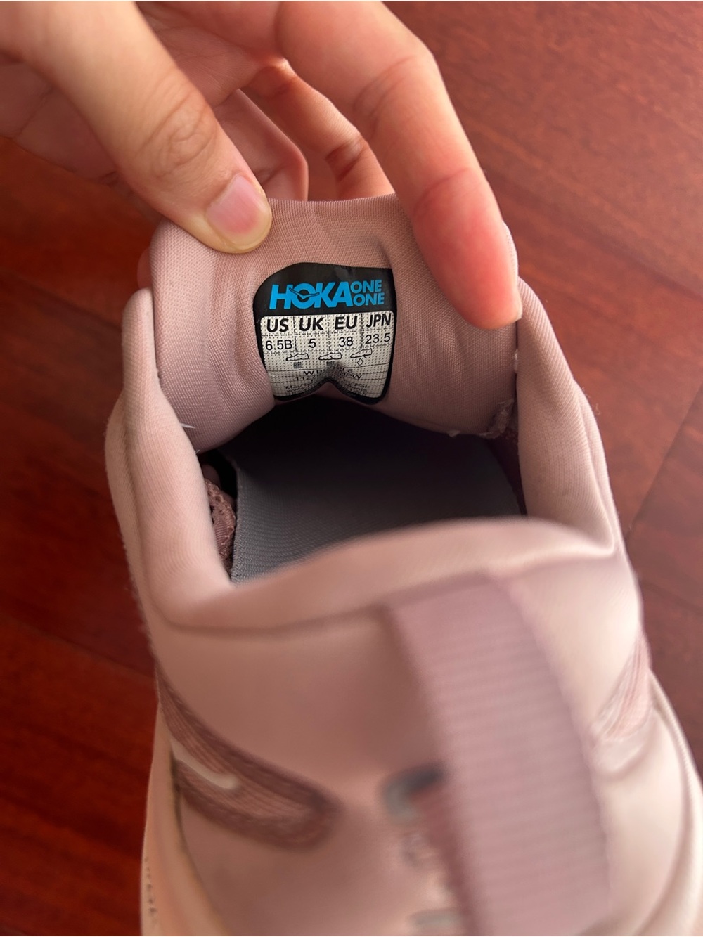 HOKA Bondi 8 Running Shoes - Picture 3 of 4